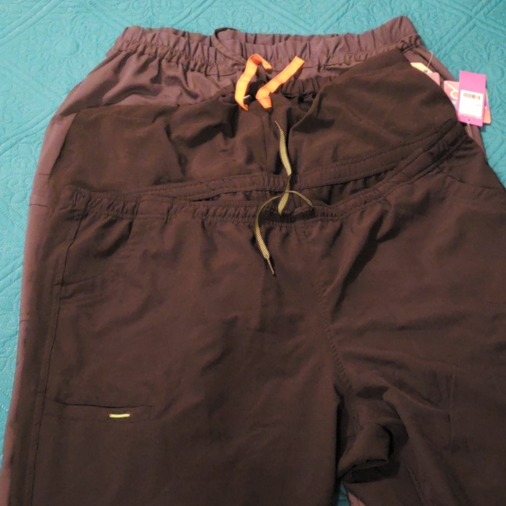 3 2X medical scrubs